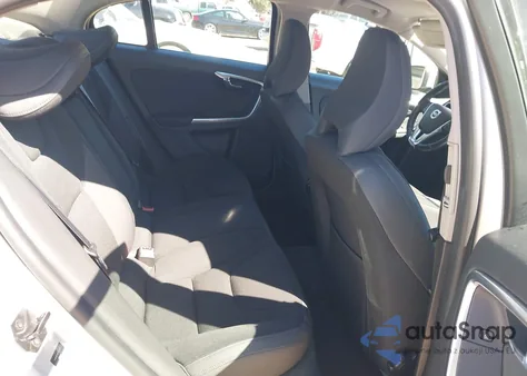 2013 Volvo S60 T5/T5 Platinum/T5 Premier/T5 Premier Plus z USA, uszkodzony, nr VIN YV1612FS9D1231260